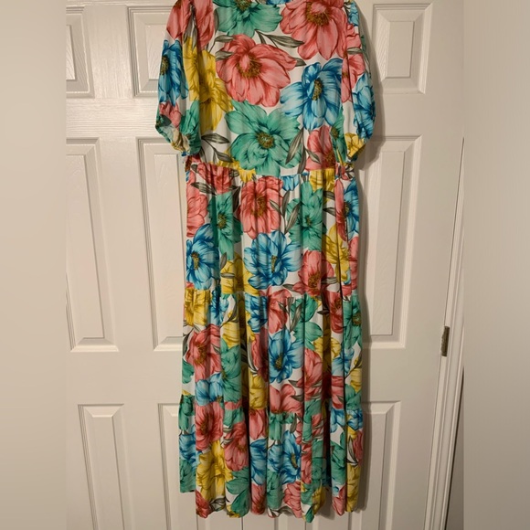 Plus Size Short Sleeve Ruffle Neck Dress - Picture 2 of 3